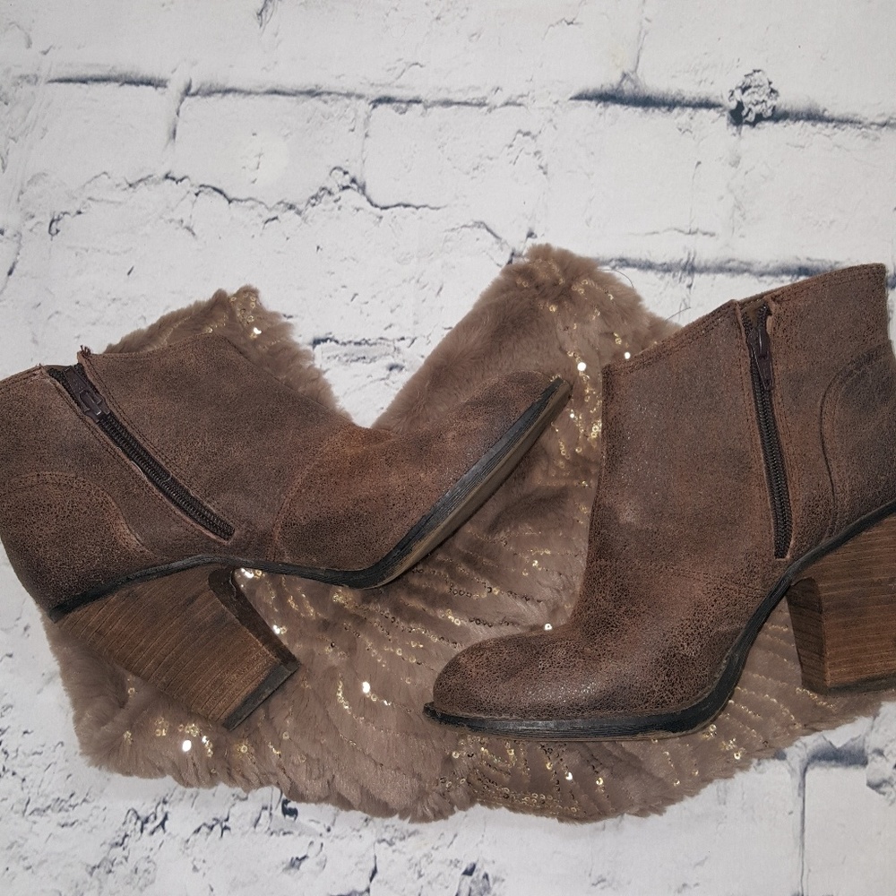 JESSICA SIMPSON BOOTIES
